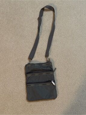 Lesportsac Gray Nylon zippered Crossbody Bag